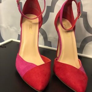 Shoedazzle Pink & Red Heels 8.5 (runs big)
